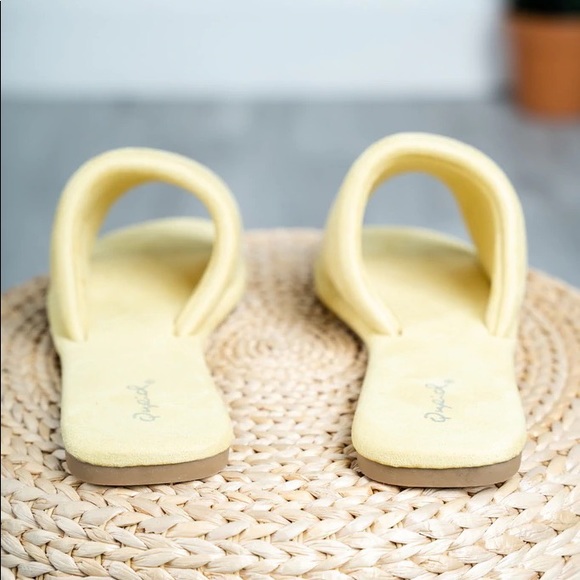 Yellow one band suede sandal - Picture 3 of 4